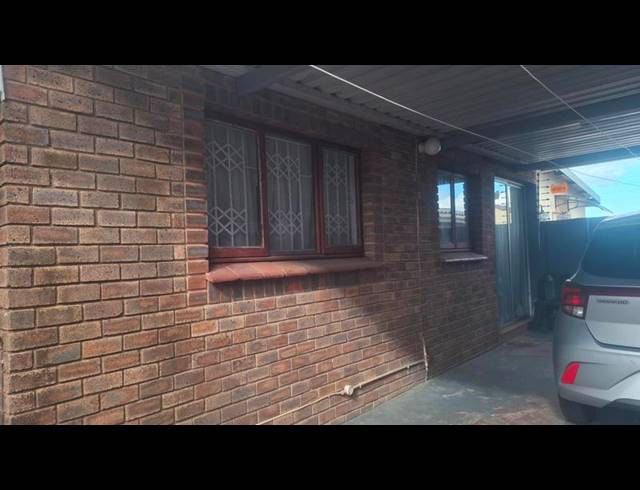 2 BEDROOM PROPERTY TO RENT IN BAYVIEW